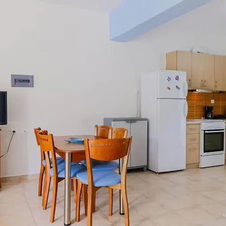 Verano 2-bdrm Maisonette With Shared Garden, Sani Sani (Chalkidiki)