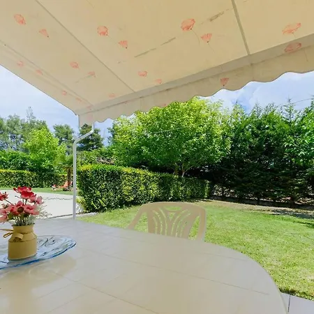 Verano 2-bdrm Maisonette With Shared Garden, Sani
