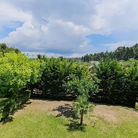 アパート Verano 2-bdrm Maisonette With Shared Garden, Sani