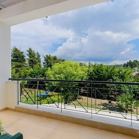Verano 2-bdrm Maisonette With Shared Garden, Sani Apartamento Sani (Chalkidiki)
